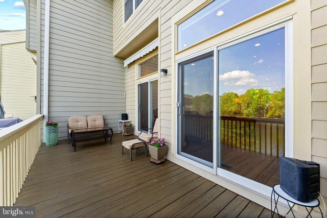 11163 LAKE CHAPEL LN, Reston, VA 20191