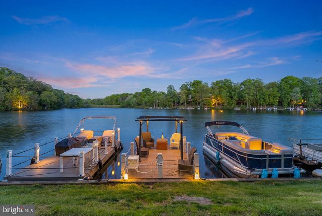 11163 LAKE CHAPEL LN, Reston, VA 20191