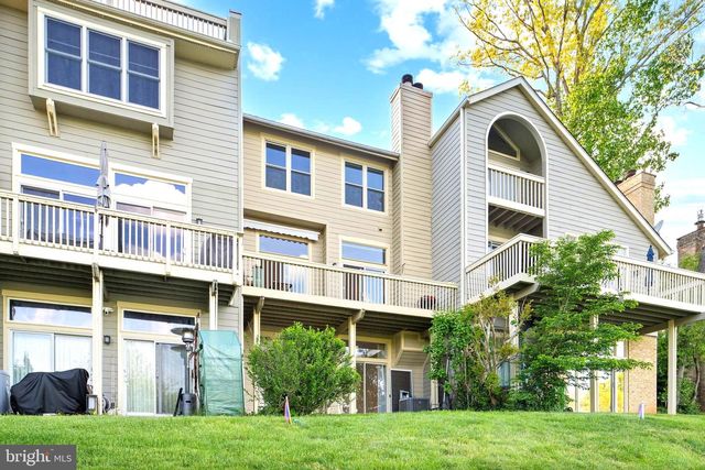 11163 LAKE CHAPEL LN, Reston, VA 20191