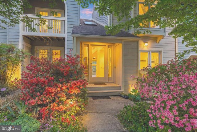 11163 LAKE CHAPEL LN, Reston, VA 20191