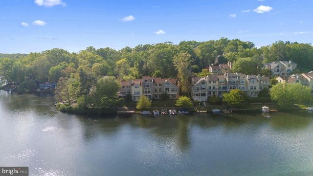 11163 LAKE CHAPEL LN, Reston, VA 20191