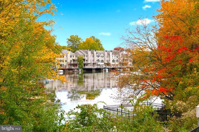 11163 LAKE CHAPEL LN, Reston, VA 20191