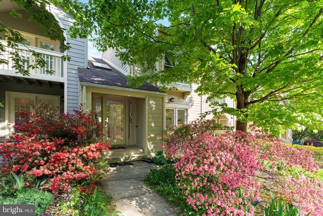 11163 LAKE CHAPEL LN, Reston, VA 20191
