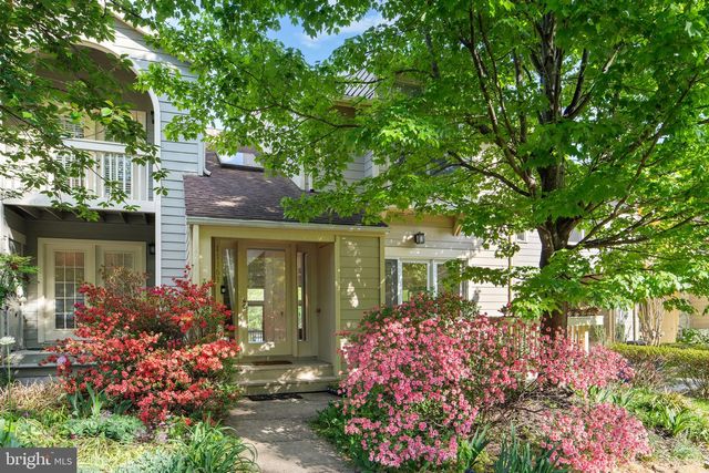 11163 LAKE CHAPEL LN, Reston, VA 20191