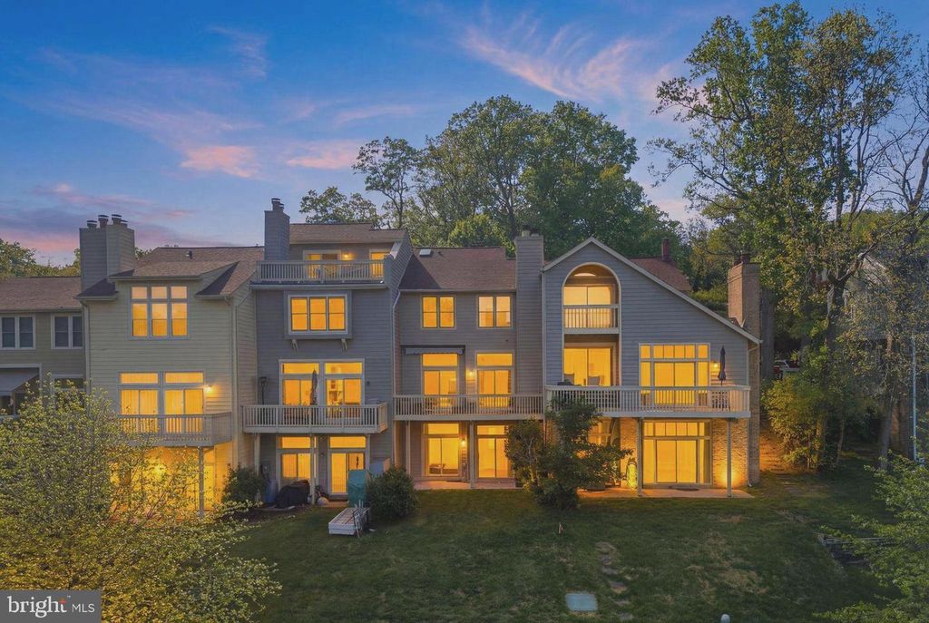 11163 LAKE CHAPEL LN, Reston, VA 20191