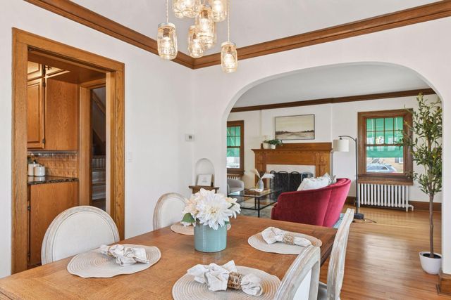 45 15th Avenue N, Hopkins, MN 55343