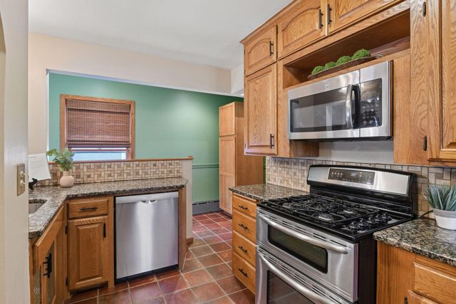 45 15th Avenue N, Hopkins, MN 55343