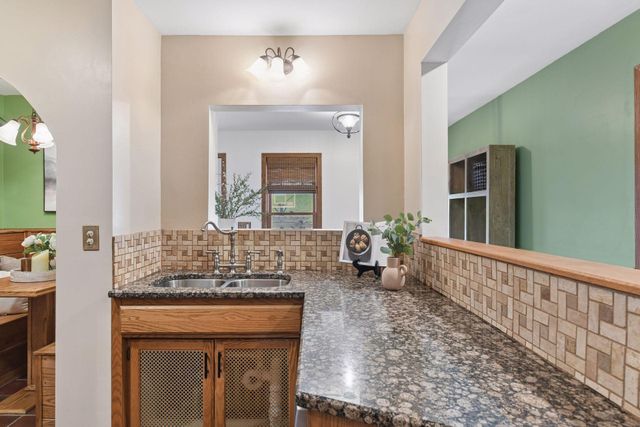 45 15th Avenue N, Hopkins, MN 55343