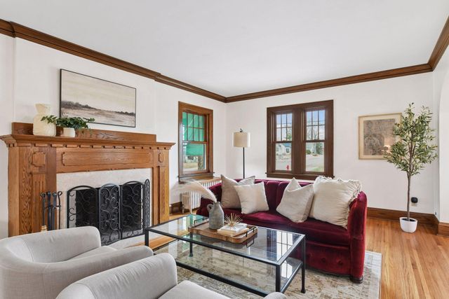 45 15th Avenue N, Hopkins, MN 55343