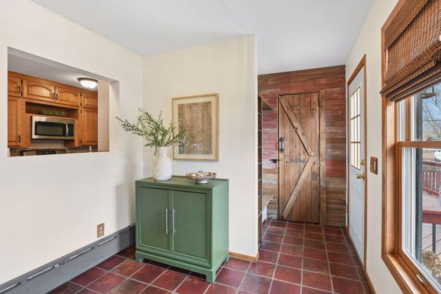 45 15th Avenue N, Hopkins, MN 55343