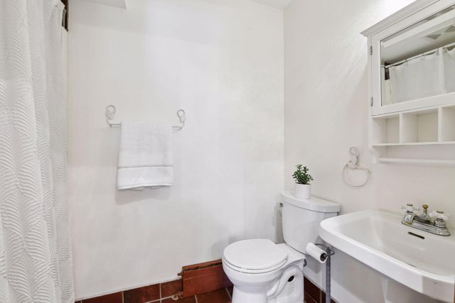 45 15th Avenue N, Hopkins, MN 55343