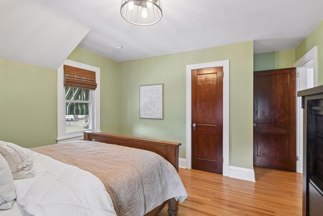 45 15th Avenue N, Hopkins, MN 55343