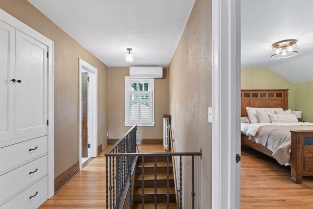 45 15th Avenue N, Hopkins, MN 55343