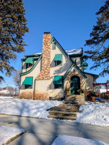 45 15th Avenue N, Hopkins, MN 55343