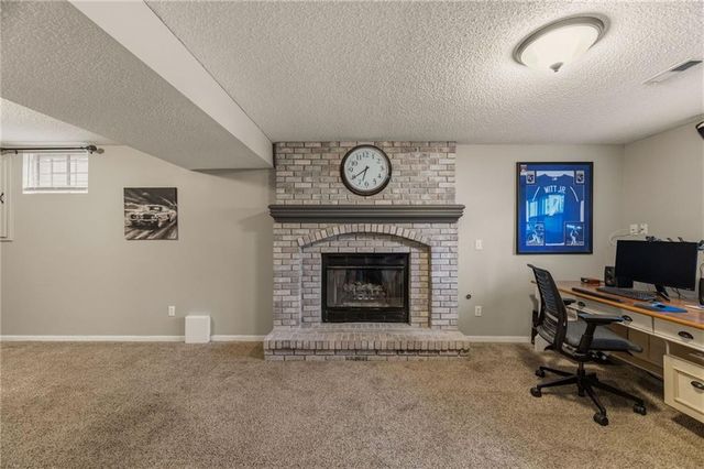 1712 Welleslay Lane, Liberty, MO 64068