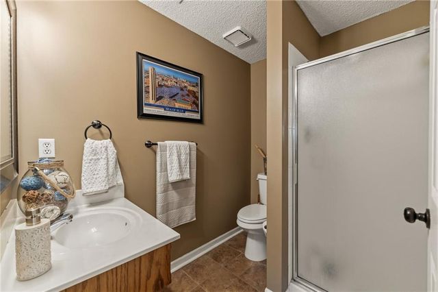 1712 Welleslay Lane, Liberty, MO 64068