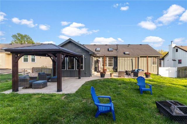 1712 Welleslay Lane, Liberty, MO 64068