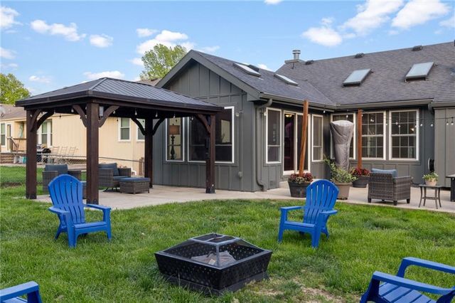 1712 Welleslay Lane, Liberty, MO 64068