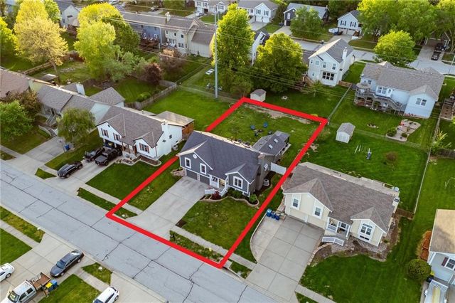 1712 Welleslay Lane, Liberty, MO 64068