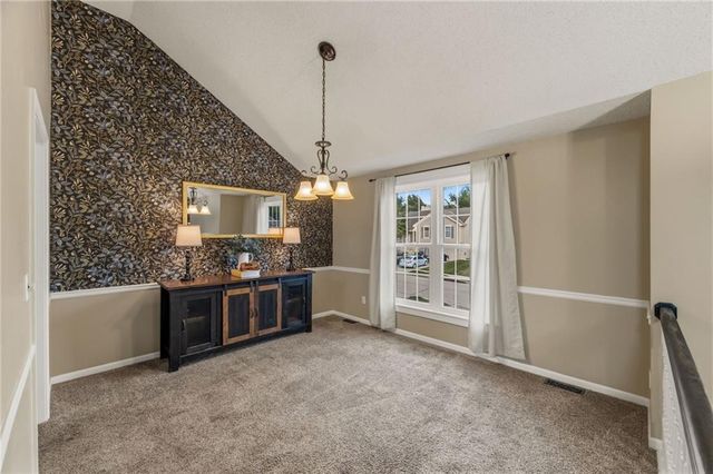 1712 Welleslay Lane, Liberty, MO 64068