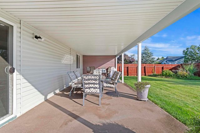 1982 N Duck Hawk Ave, Kuna, ID 83634