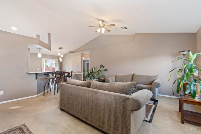 1982 N Duck Hawk Ave, Kuna, ID 83634