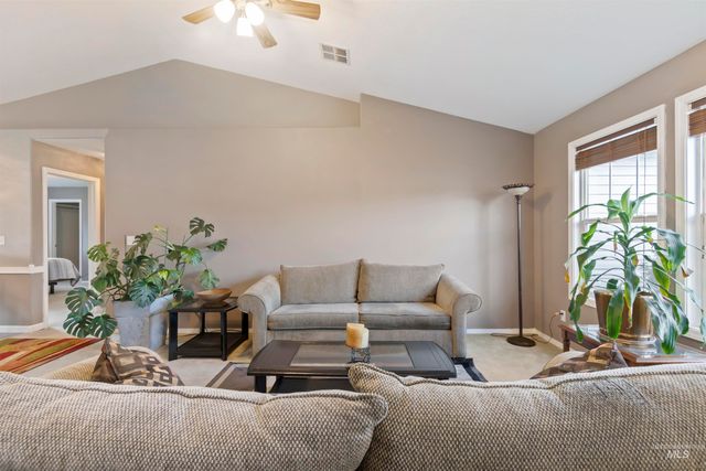 1982 N Duck Hawk Ave, Kuna, ID 83634