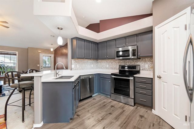 1982 N Duck Hawk Ave, Kuna, ID 83634
