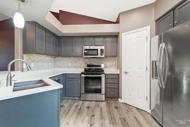 1982 N Duck Hawk Ave, Kuna, ID 83634