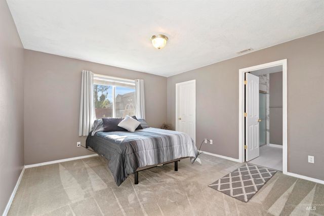 1982 N Duck Hawk Ave, Kuna, ID 83634