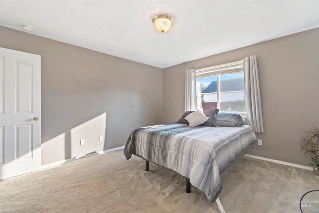 1982 N Duck Hawk Ave, Kuna, ID 83634