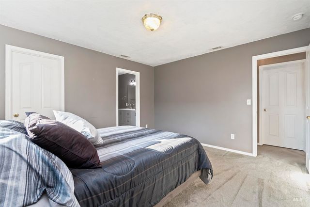 1982 N Duck Hawk Ave, Kuna, ID 83634