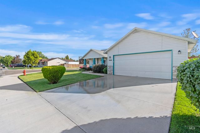 1982 N Duck Hawk Ave, Kuna, ID 83634