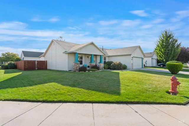 1982 N Duck Hawk Ave, Kuna, ID 83634