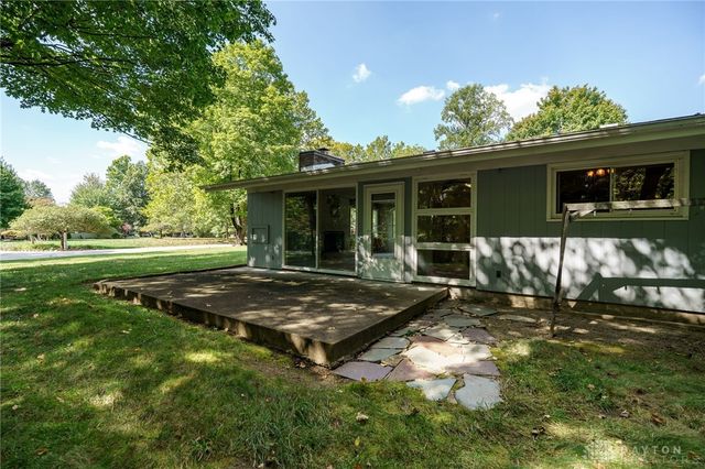 3110 Beech Hill Drive, Sugarcreek Twp, OH 45370