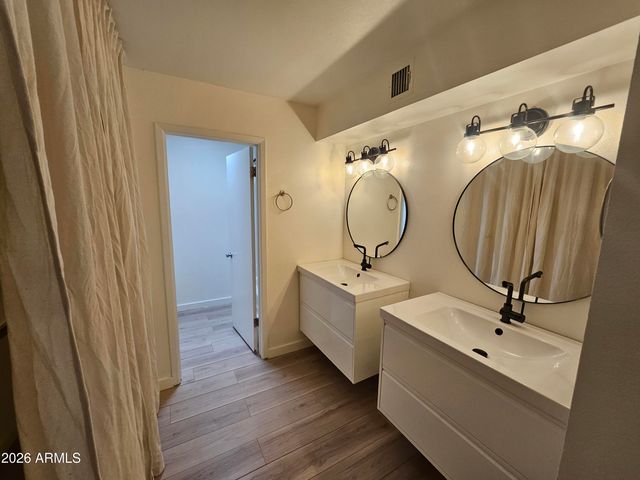 7038 S 42ND Street, Phoenix, AZ 85042