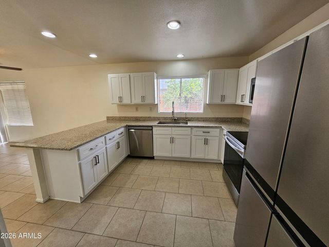 7038 S 42ND Street, Phoenix, AZ 85042