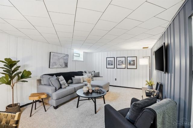 3343 N Sterling Way, Cincinnati, OH 45209