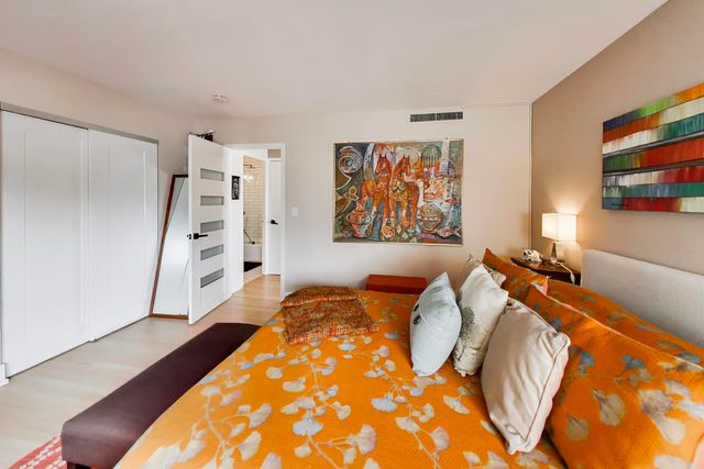 6301 N sheridan Road 8V, Chicago, IL 60660