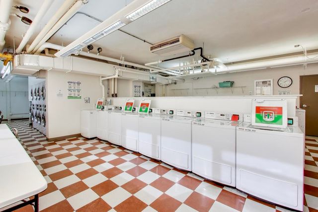 6301 N sheridan Road 8V, Chicago, IL 60660