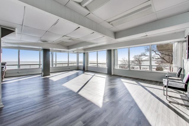 6301 N sheridan Road 8V, Chicago, IL 60660