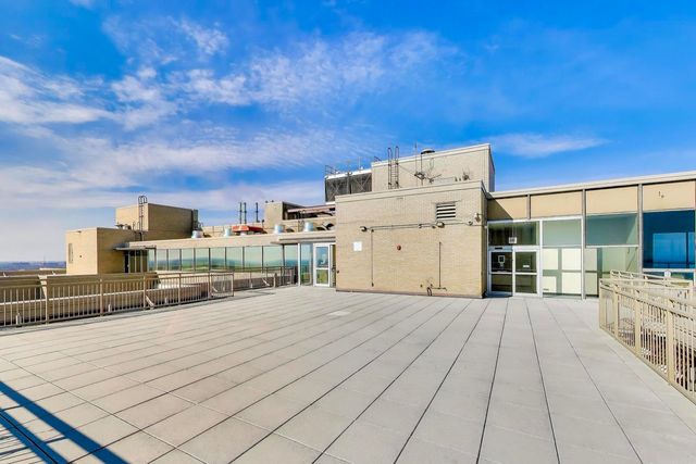 6301 N sheridan Road 8V, Chicago, IL 60660