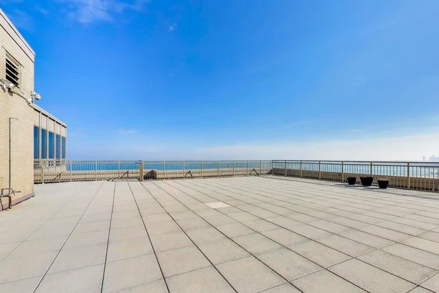 6301 N sheridan Road 8V, Chicago, IL 60660