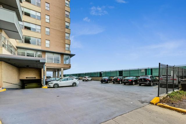 6301 N sheridan Road 8V, Chicago, IL 60660