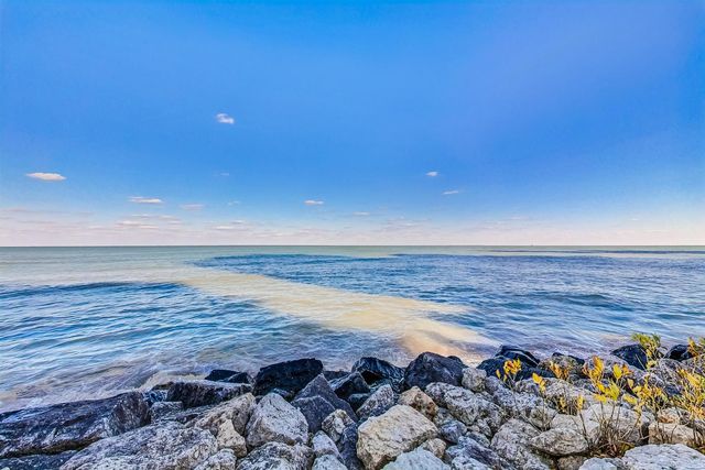 6301 N sheridan Road 8V, Chicago, IL 60660