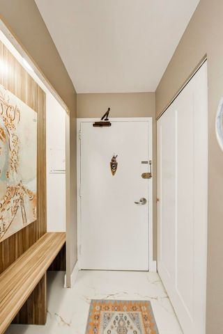 6301 N sheridan Road 8V, Chicago, IL 60660