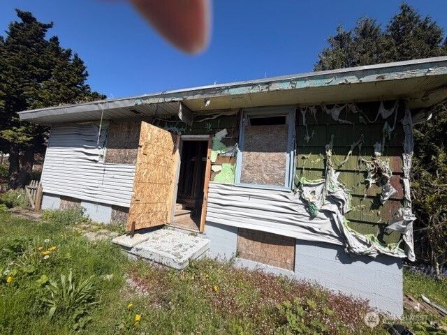 1110 N Rainier Avenue, Bremerton, WA 98312