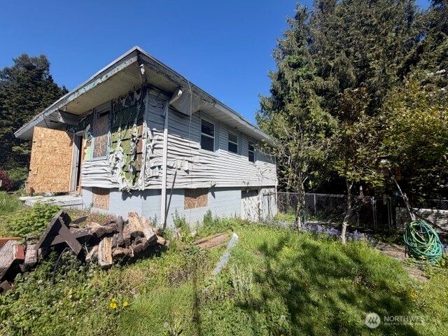 1110 N Rainier Avenue, Bremerton, WA 98312