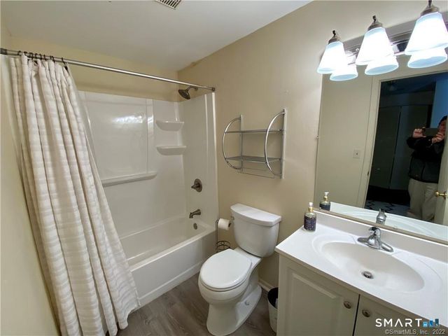122 Heather Ridge 122, Shelton, CT 06484