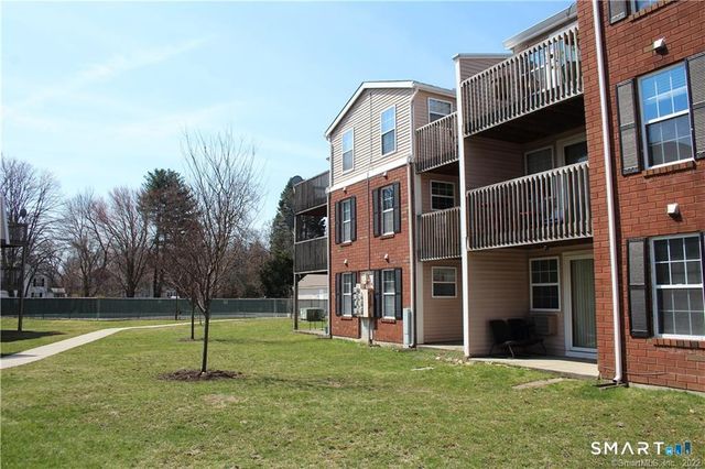 122 Heather Ridge 122, Shelton, CT 06484